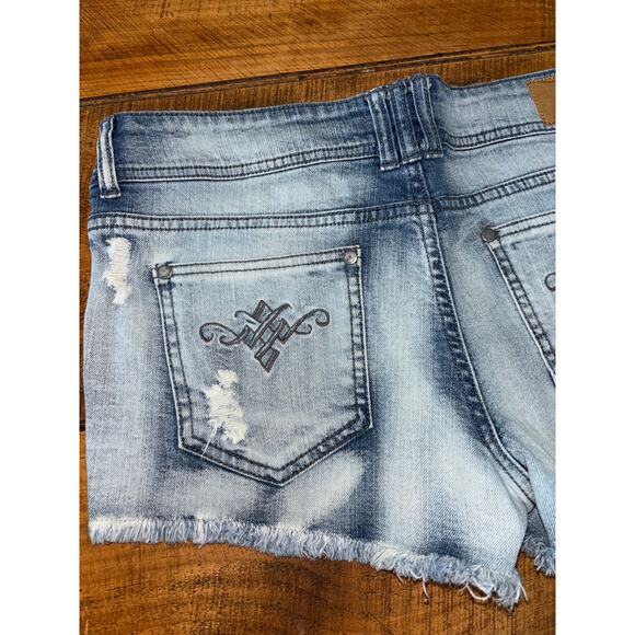 Junior Girls Jake Jeans Allie Cut Off Denim Jean Distressed Shorts Size 11 - Picture 9 of 10